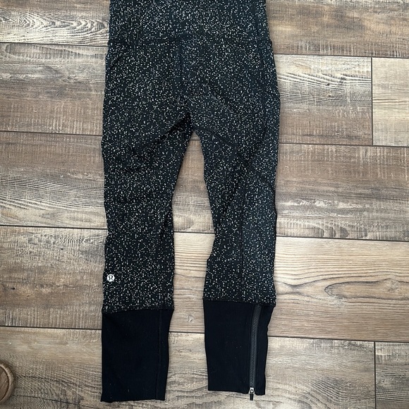 Lululemon Rebel Runner Crop - Picture 2 of 10